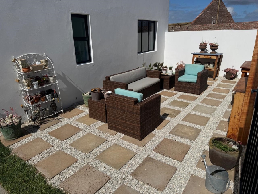 2 Bedroom Property for Sale in Stilbaai Oos Western Cape